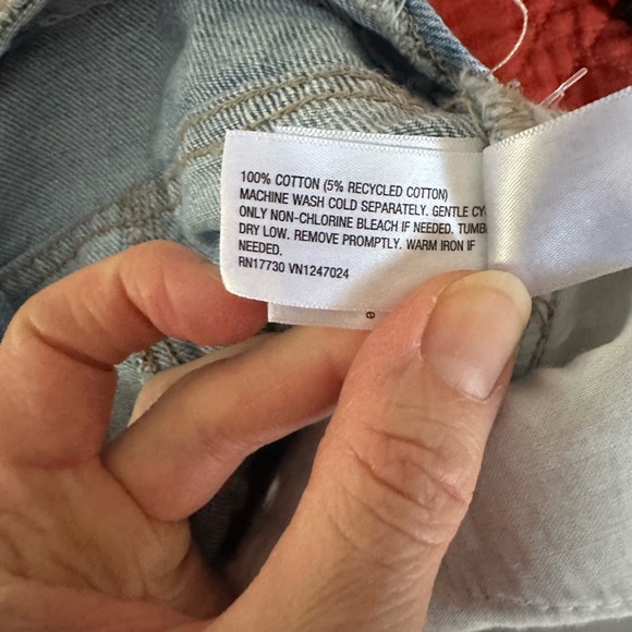 Universal Thread Women’s Barrel Leg Denim Jeans - Light Blue - Picture 9 of 9